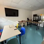 Airport Budget * تالين