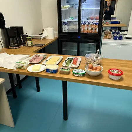 Hostel Airport Budget *